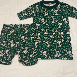 Peanuts and Hanna Andersson Green Pajama Set with Cartoon Print lucky Snoopy